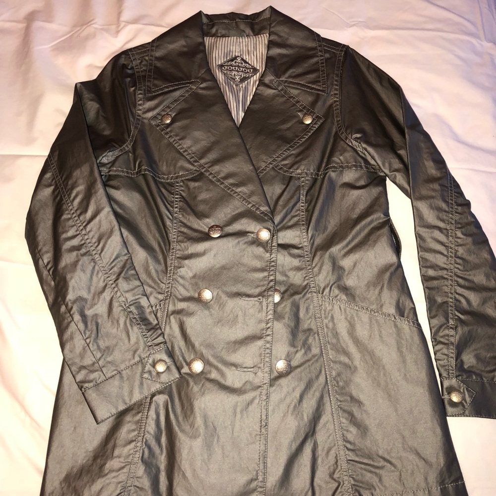 Women’s trench coat